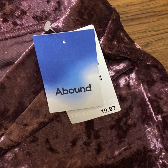 Abound mini skirt with slit. BNWT - Picture 3 of 5